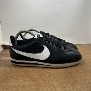 Nike Classic Cortez Womens Size 9 Black Athletic Running Shoes Sneakers